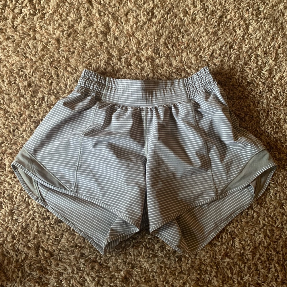 Lululemon Hotty Hot shorts 4” tall